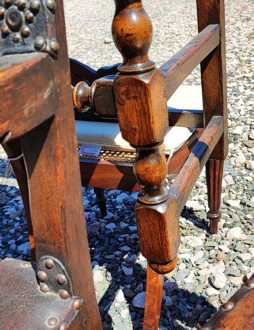 ANTIQUE SET OF 8 OAK UPHOLSTERED LEATHER CHAIRS IN THE CROMWELLIAN STYLE - ADDITIONAL PHOTO 8