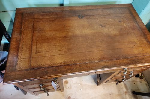 ANTIQUE EDWARDIAN OAK PEDESTAL DESK - ADDITIONAL PHOTO 6