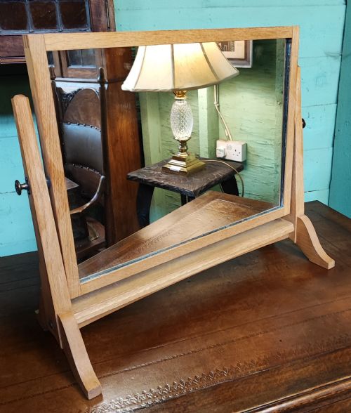 AN ANTIQUE PALE OAK COTSWOLD DRESSING MIRROR - ADDITIONAL PHOTO 1