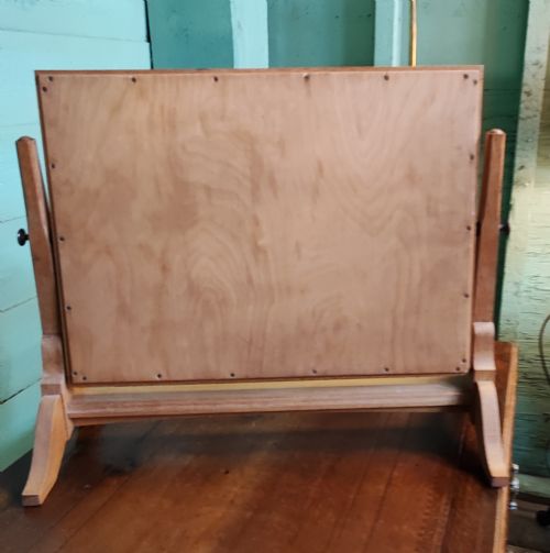 AN ANTIQUE PALE OAK COTSWOLD DRESSING MIRROR - ADDITIONAL PHOTO 3