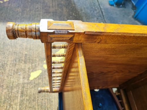 A FINE ANTIQUE OAK ESTHETIC MOVEMENT COMPUTER DESK - ADDITIONAL PHOTO 6