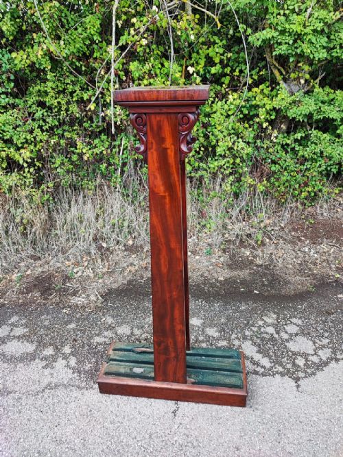 A FINE WILLIAM 1V MAHOGANY EXTENDING DINING TABLE WITH 2 LEAVES AND LEAF HOLDER - ADDITIONAL PHOTO 7