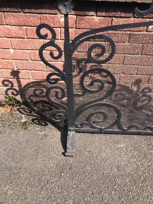 ANTIQUE LARGE WROUGHT IRON COUNTRY HOUSE FIRE GUARD - ADDITIONAL PHOTO 1