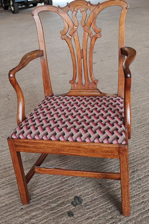 georgian mahogany armchair or desk chair - CATEGORY: ANTIQUE CHAIRS - DATED GEORGIAN