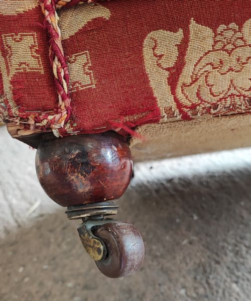 AN ARTS AND CRAFTS WING ARM CHAIR WITH ORIGINAL UPHOLSTERY - ADDITIONAL PHOTO 4