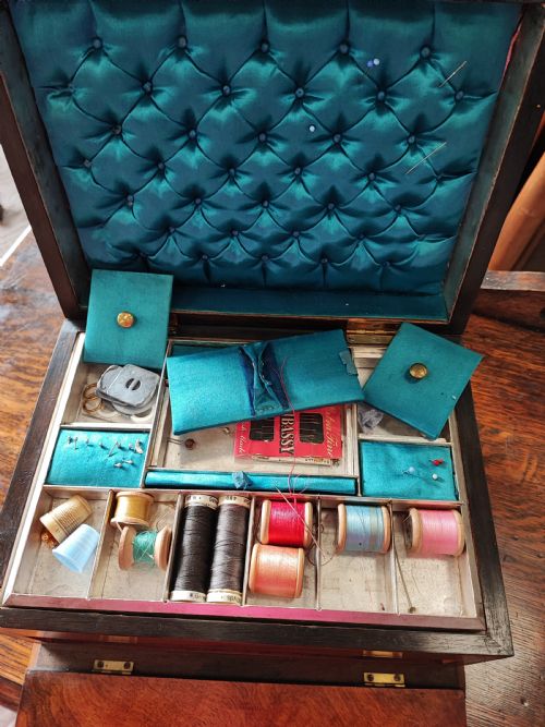 VICTORIAN WALNUT SEWING BOX - ADDITIONAL PHOTO 5