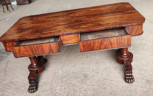 A REGENCY ROSEWOOD LIBRARY TABLE - ADDITIONAL PHOTO 8