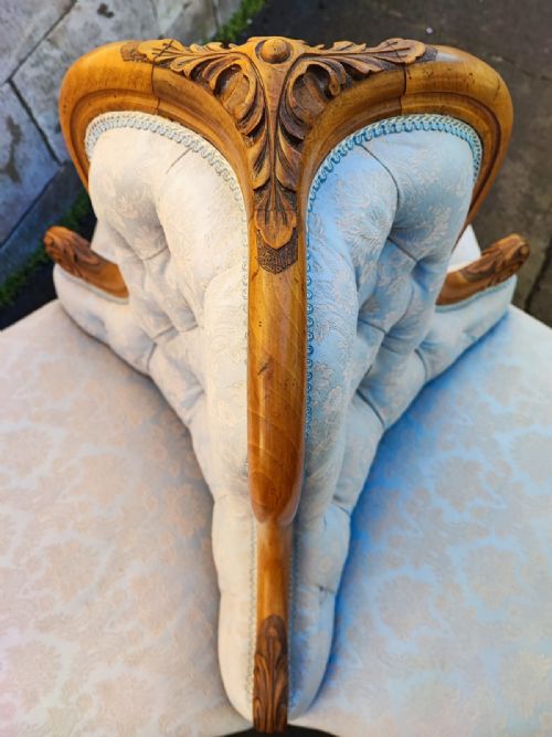 QUALITY VICTORIAN WALNUT CONVERSATION SEAT SOFA - ADDITIONAL PHOTO 2