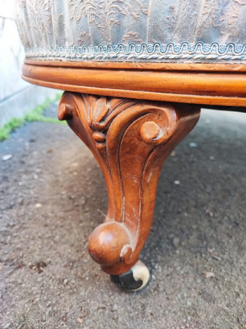 QUALITY VICTORIAN WALNUT CONVERSATION SEAT SOFA - ADDITIONAL PHOTO 4