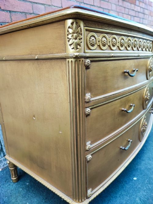 AN ENGLISH ANTIQUE GILT COMMODE CHEST IN THE GEORGE THE 3RD STYLE - ADDITIONAL PHOTO 3