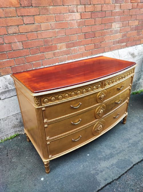 AN ENGLISH ANTIQUE GILT COMMODE CHEST IN THE GEORGE THE 3RD STYLE - ADDITIONAL PHOTO 6