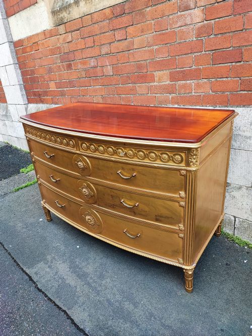 AN ENGLISH ANTIQUE GILT COMMODE CHEST IN THE GEORGE THE 3RD STYLE - ADDITIONAL PHOTO 7