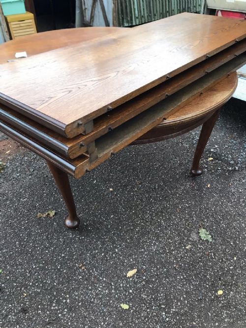 ANTIQUE GOLDEN OAK 3 LEAF EXTENDING DINING TABLE - ADDITIONAL PHOTO 2