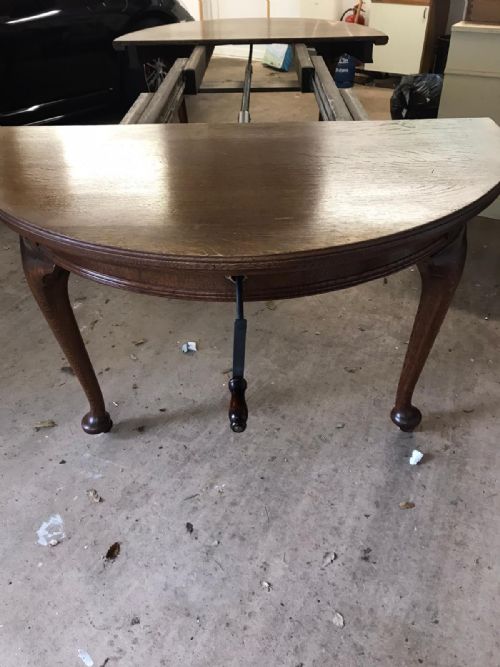 ANTIQUE GOLDEN OAK 3 LEAF EXTENDING DINING TABLE - ADDITIONAL PHOTO 10