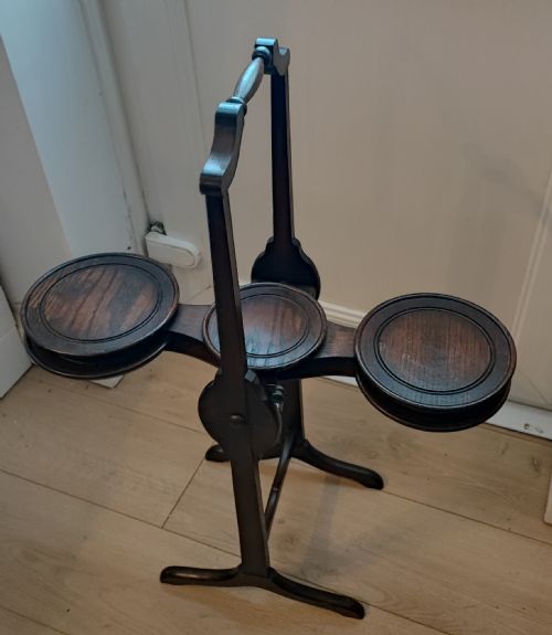 AN ANTIQUE OAK CAKE STAND - ADDITIONAL PHOTO 2