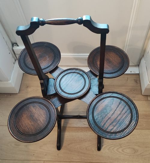 AN ANTIQUE OAK CAKE STAND - ADDITIONAL PHOTO 4