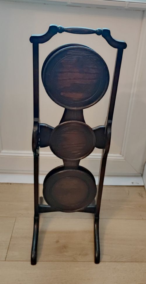 AN ANTIQUE OAK CAKE STAND - ADDITIONAL PHOTO 6