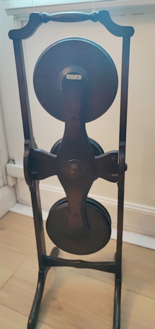 AN ANTIQUE OAK CAKE STAND - ADDITIONAL PHOTO 7
