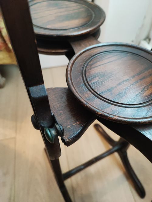 AN ANTIQUE OAK CAKE STAND - ADDITIONAL PHOTO 11