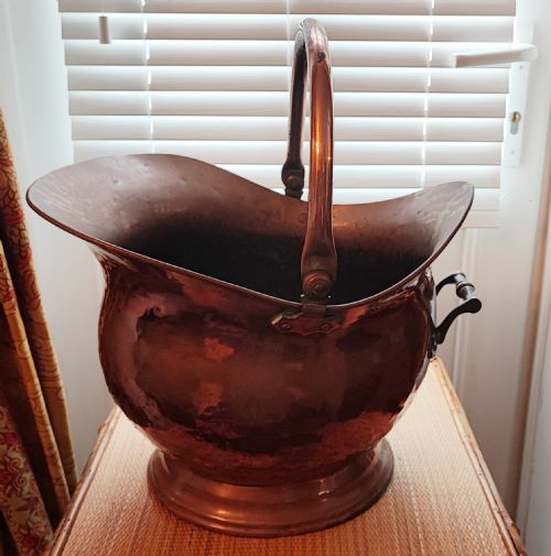 victorian copper helmet coal or log bucket - CATEGORY: ANTIQUE METAL - DATED VICTORIAN