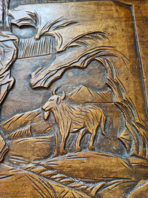 AN ANTIQUE BRASS BOUND CHINESE CARVED CAMPHOR TRUNK - ADDITIONAL PHOTO 11