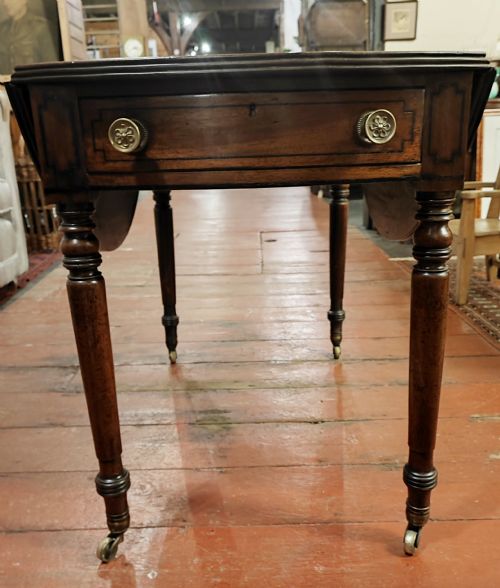 REGENCY OVAL PEMBROKE LAMP TABLE - ADDITIONAL PHOTO 2