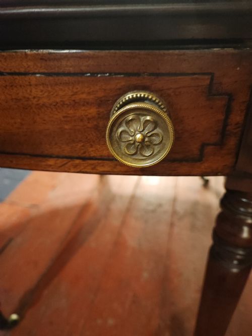 REGENCY OVAL PEMBROKE LAMP TABLE - ADDITIONAL PHOTO 4
