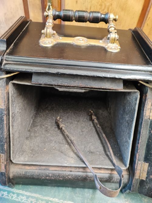 ESTHETIC MOVEMENT EBONIZED AND BRASS PANELLING PATENT COALBOX - ADDITIONAL PHOTO 6