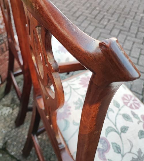 A PAIR OF CHIPPENDALE PERIOD MAHOGANY SIDE CHAIRS - ADDITIONAL PHOTO 4