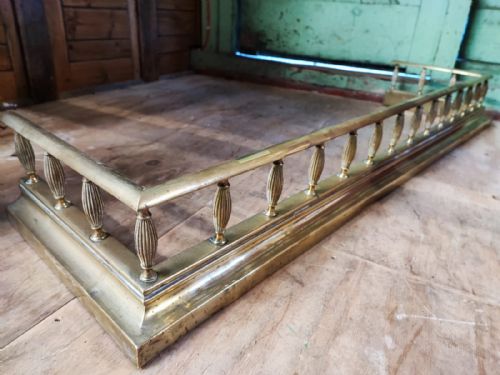 victorian brass spindle fender - CATEGORY: ANTIQUE FIREPLACES - DATED VICTORIAN