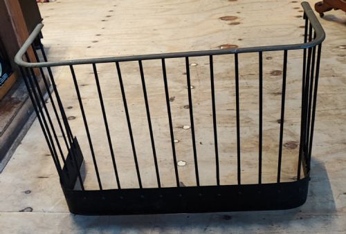 victorian brass and iron fender of compact size - CATEGORY: ANTIQUE FIREPLACES - DATED 19TH CENTURY
