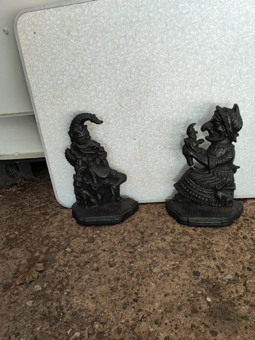 PAIR OF VICTORIAN CAST IRON PUNCH AND JUDY DOORSTOPS OR DOOR PORTERS - ADDITIONAL PHOTO 9