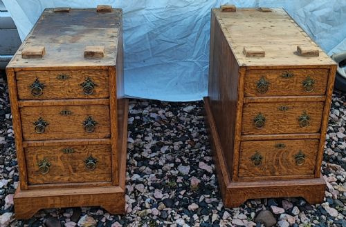 FINE 19C GOTHIC OAK DESK - ADDITIONAL PHOTO 1