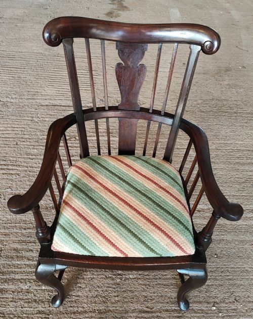 a quality mahogany windsor armchair by birch and co for liberty of london - CATEGORY: ANTIQUE CHAIRS - DATED 1900