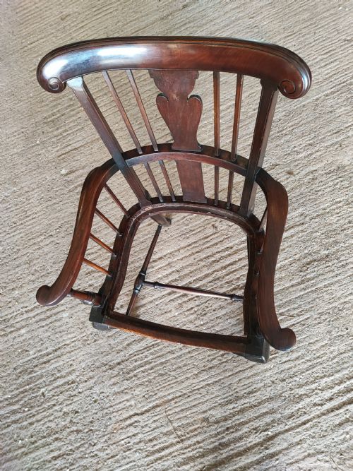 A QUALITY MAHOGANY WINDSOR ARMCHAIR BY BIRCH AND CO FOR LIBERTY OF LONDON - ADDITIONAL PHOTO 1