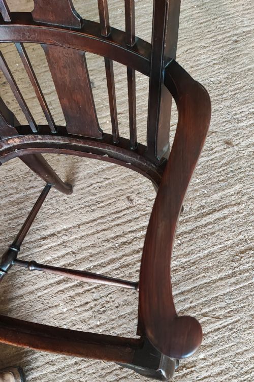 A QUALITY MAHOGANY WINDSOR ARMCHAIR BY BIRCH AND CO FOR LIBERTY OF LONDON - ADDITIONAL PHOTO 3