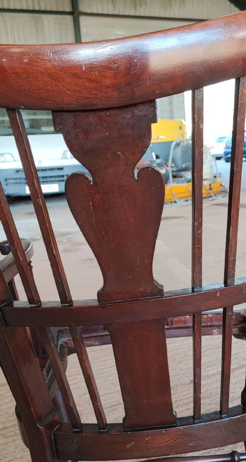 A QUALITY MAHOGANY WINDSOR ARMCHAIR BY BIRCH AND CO FOR LIBERTY OF LONDON - ADDITIONAL PHOTO 5