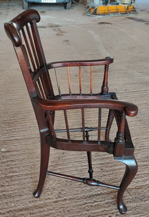 A QUALITY MAHOGANY WINDSOR ARMCHAIR BY BIRCH AND CO FOR LIBERTY OF LONDON - ADDITIONAL PHOTO 6