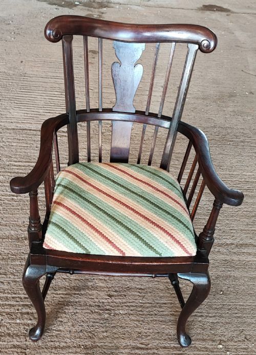 A QUALITY MAHOGANY WINDSOR ARMCHAIR BY BIRCH AND CO FOR LIBERTY OF LONDON - ADDITIONAL PHOTO 8