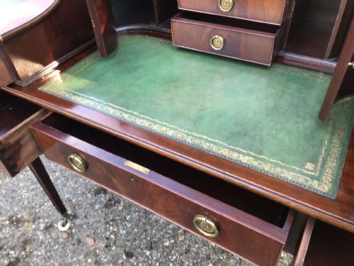 A QUALITY EDWARDIAN MAHOGANY CARLTON HOUSE DESK - ADDITIONAL PHOTO 1
