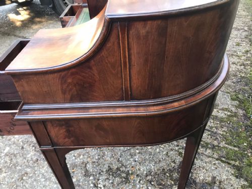 A QUALITY EDWARDIAN MAHOGANY CARLTON HOUSE DESK - ADDITIONAL PHOTO 4