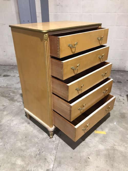 AN ATTRACTIVE PAIR OF ANTIQUE SATINWOOD AND GILDED CHEST OF DRAWERS 2 X CHESTS - ADDITIONAL PHOTO 7