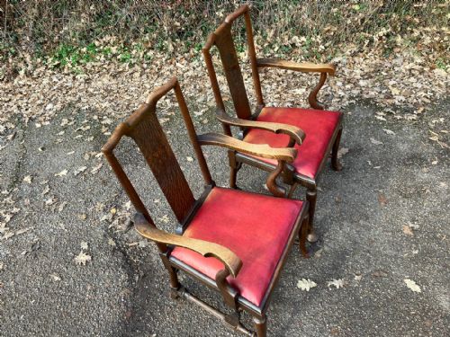 A FINE PAIR OF ARTS AND CRAFTS OAK DESK ARMCHAIRS - ADDITIONAL PHOTO 1