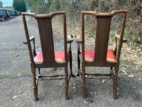 A FINE PAIR OF ARTS AND CRAFTS OAK DESK ARMCHAIRS - ADDITIONAL PHOTO 3