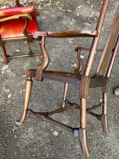 A FINE PAIR OF ARTS AND CRAFTS OAK DESK ARMCHAIRS - ADDITIONAL PHOTO 6