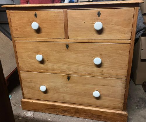 victorian heals of londonpine chest of drawers - CATEGORY: ANTIQUE CHEST OF DRAWERS - DATED VICTORIAN