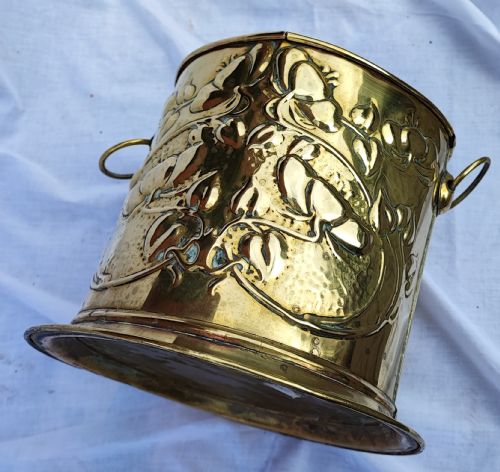 SMALL VICTORIAN ART NOUVEAU BRASS JARDINIER - ADDITIONAL PHOTO 3
