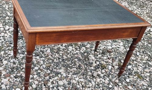 A VICTORIAN MAHOGANY 2 DRAWER WRITING TABLE - ADDITIONAL PHOTO 1