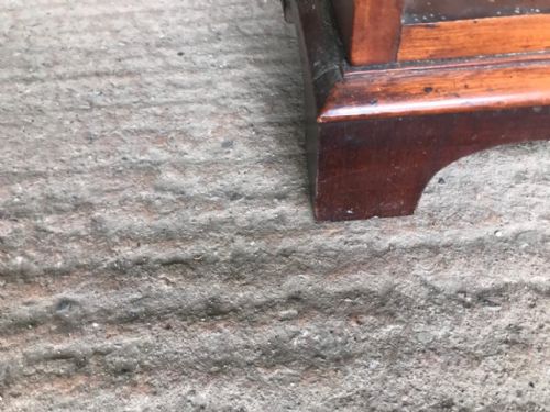 A QUALITY ANTIQUE MAHOGANY OPEN BOOKCASE - ADDITIONAL PHOTO 1