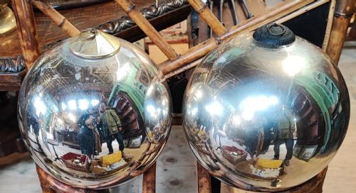 2 X LARGE ANTIQUE SILVER COLOUR WITCHES BALLS - ADDITIONAL PHOTO 3
